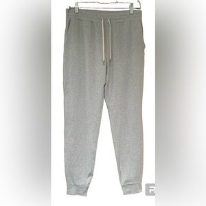 Vuori Women’s Performance Joggers Gray Dream Knit Small